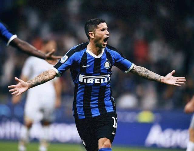 拜仁德甲首胜：兹沃纳雷克献处子球，2-0击败狼堡结束连败